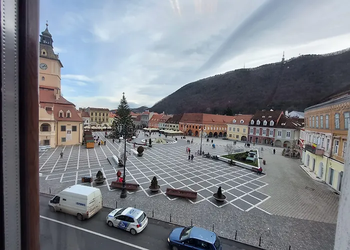 Main Square s & More